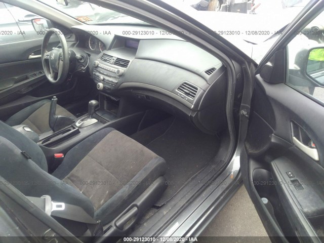 Photo 4 VIN: 1HGCP2F3XAA088168 - HONDA ACCORD SDN 