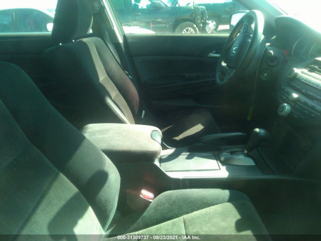 Photo 4 VIN: 1HGCP2F3XAA090891 - HONDA ACCORD SDN 