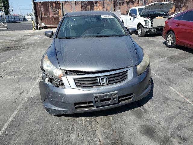 Photo 4 VIN: 1HGCP2F3XAA093869 - HONDA ACCORD LX 