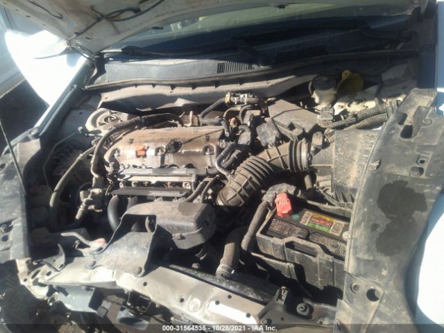 Photo 9 VIN: 1HGCP2F3XAA099851 - HONDA ACCORD SDN 