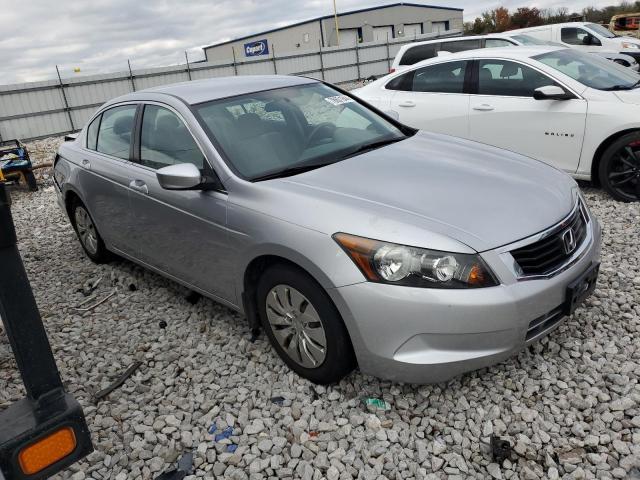 Photo 3 VIN: 1HGCP2F3XAA126451 - HONDA ACCORD LX 