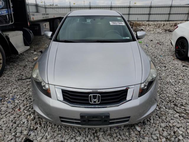 Photo 4 VIN: 1HGCP2F3XAA126451 - HONDA ACCORD LX 