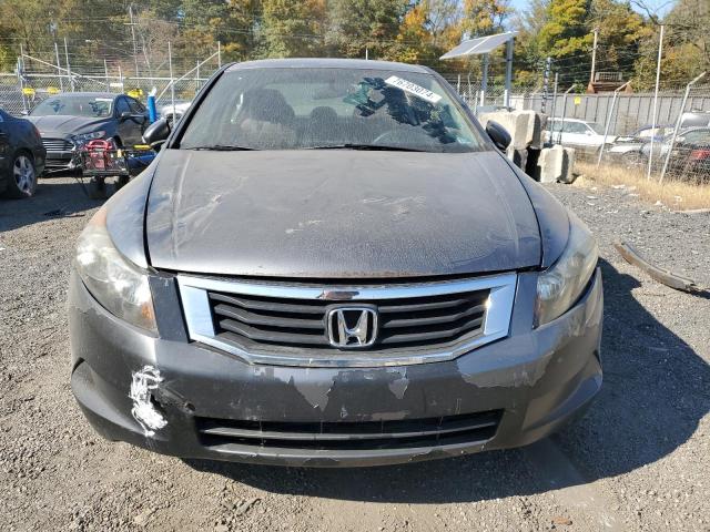 Photo 4 VIN: 1HGCP2F3XAA127549 - HONDA ACCORD LX 