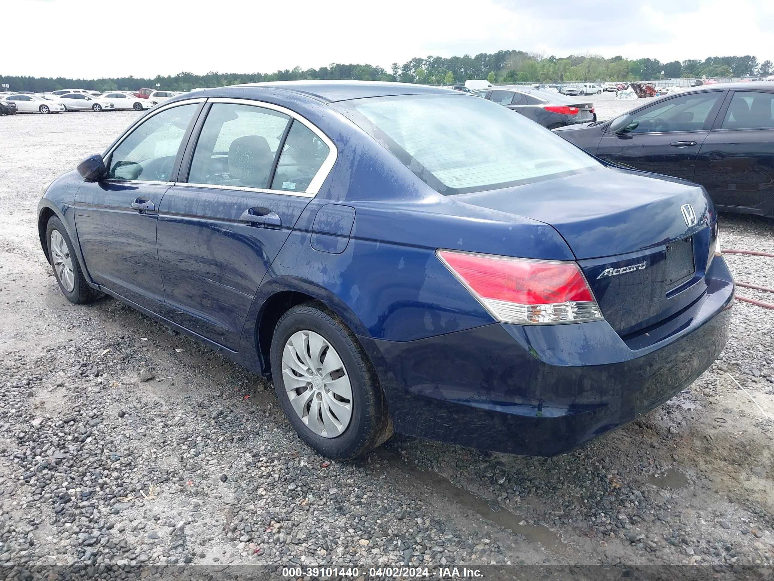 Photo 2 VIN: 1HGCP2F3XAA128345 - HONDA ACCORD 