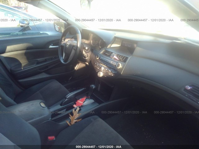 Photo 4 VIN: 1HGCP2F3XAA132895 - HONDA ACCORD SDN 