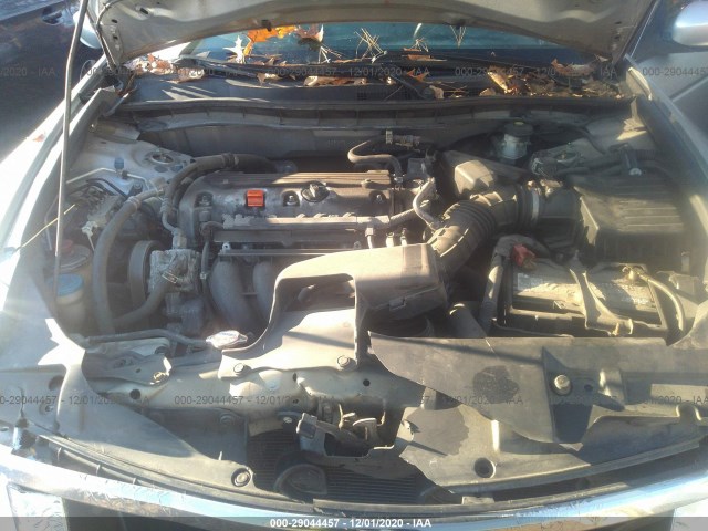 Photo 9 VIN: 1HGCP2F3XAA132895 - HONDA ACCORD SDN 