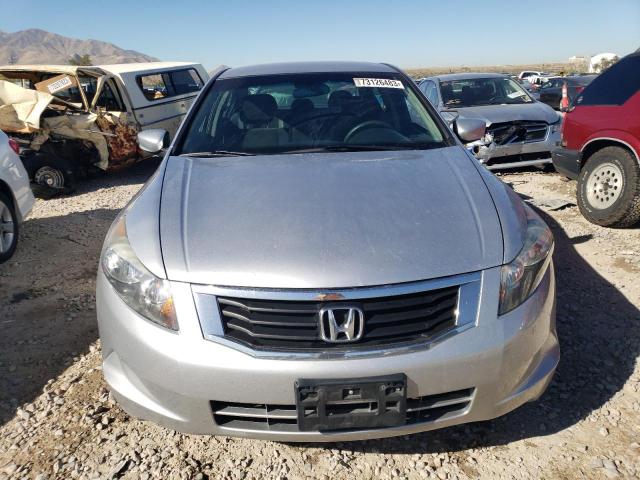 Photo 4 VIN: 1HGCP2F3XAA148160 - HONDA ACCORD 