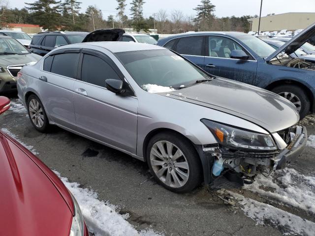 Photo 3 VIN: 1HGCP2F3XAA158574 - HONDA ACCORD 