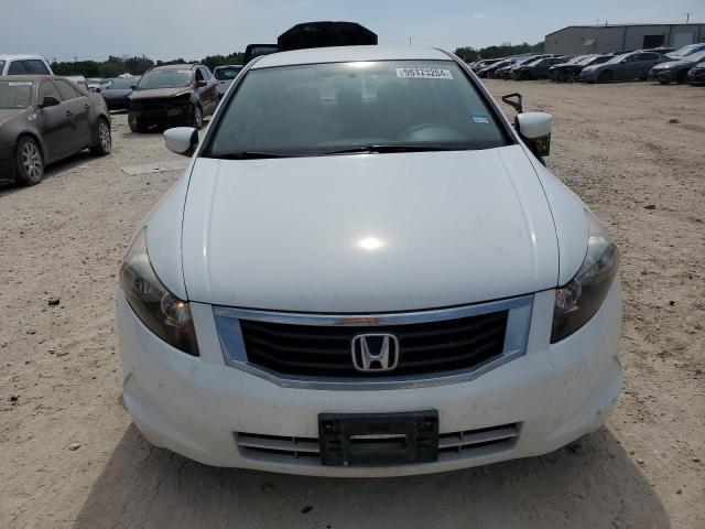 Photo 4 VIN: 1HGCP2F3XAA190229 - HONDA ACCORD 