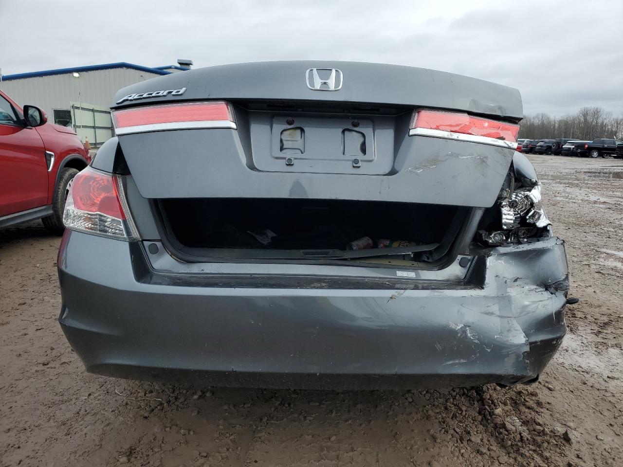 Photo 5 VIN: 1HGCP2F3XBA040395 - HONDA ACCORD 