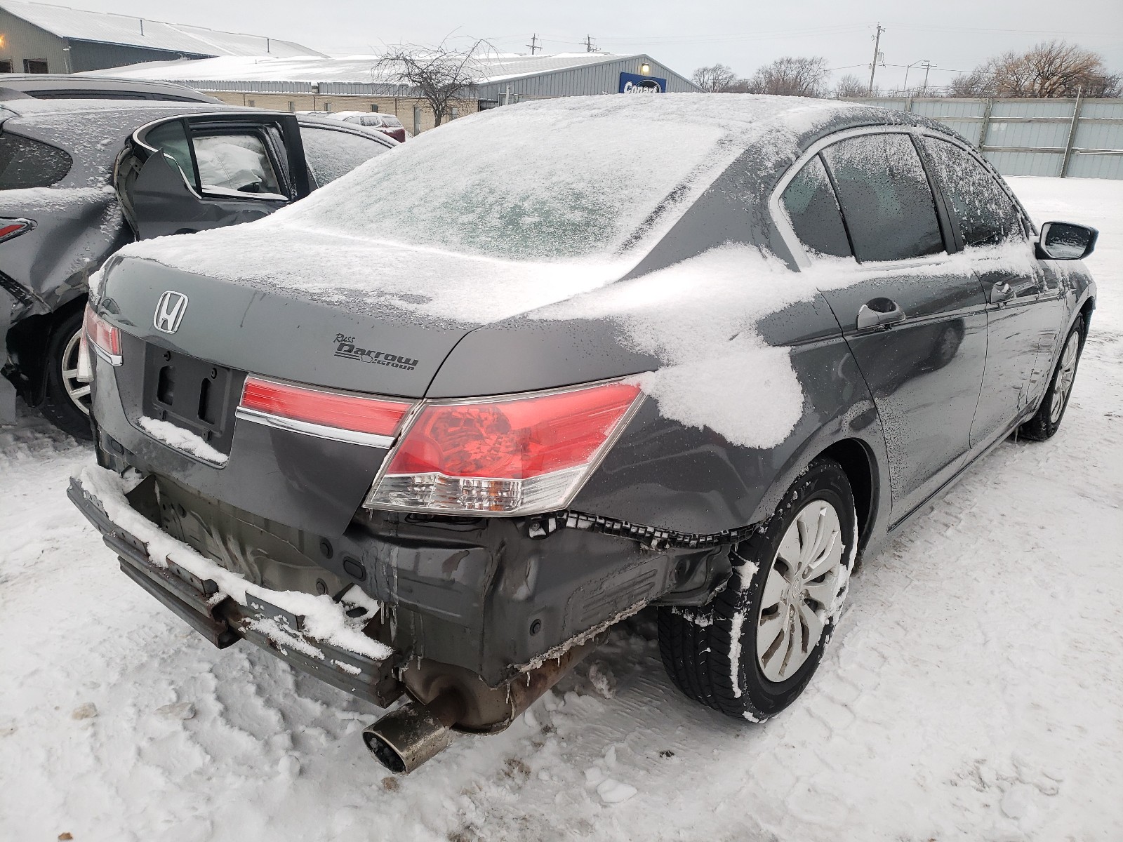 Photo 3 VIN: 1HGCP2F3XBA044141 - HONDA ACCORD LX 