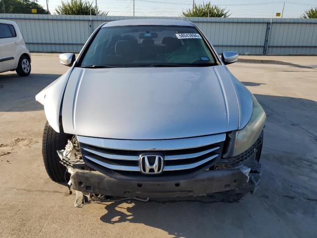 Photo 4 VIN: 1HGCP2F3XBA059352 - HONDA ACCORD 