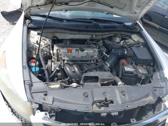 Photo 9 VIN: 1HGCP2F3XBA064020 - HONDA ACCORD 