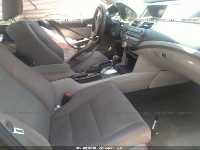 Photo 4 VIN: 1HGCP2F3XBA098281 - HONDA ACCORD SDN 