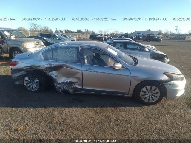 Photo 5 VIN: 1HGCP2F3XBA106900 - HONDA ACCORD SDN 