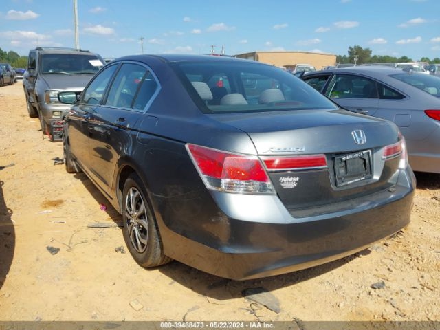 Photo 2 VIN: 1HGCP2F3XBA110140 - HONDA ACCORD 