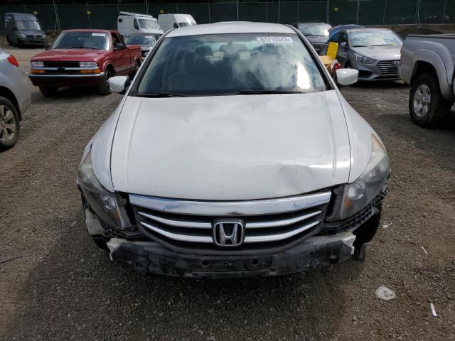 Photo 4 VIN: 1HGCP2F3XBA123129 - HONDA ACCORD LX 