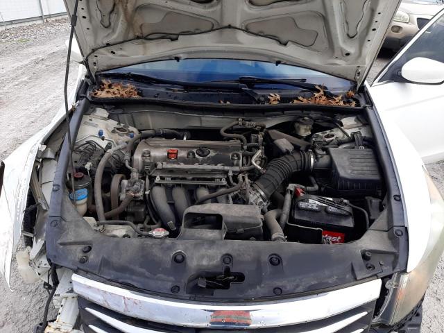 Photo 10 VIN: 1HGCP2F3XBA123518 - HONDA ACCORD 