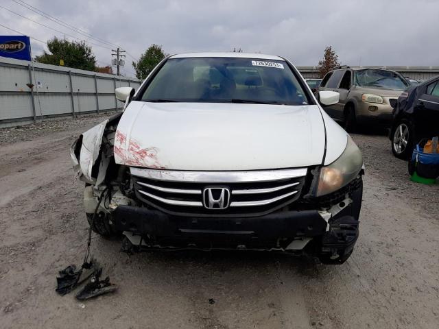 Photo 4 VIN: 1HGCP2F3XBA123518 - HONDA ACCORD 