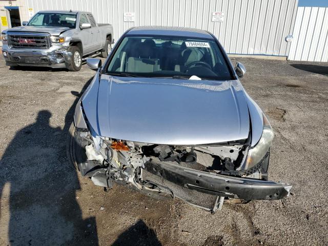 Photo 4 VIN: 1HGCP2F3XBA125866 - HONDA ACCORD LX 