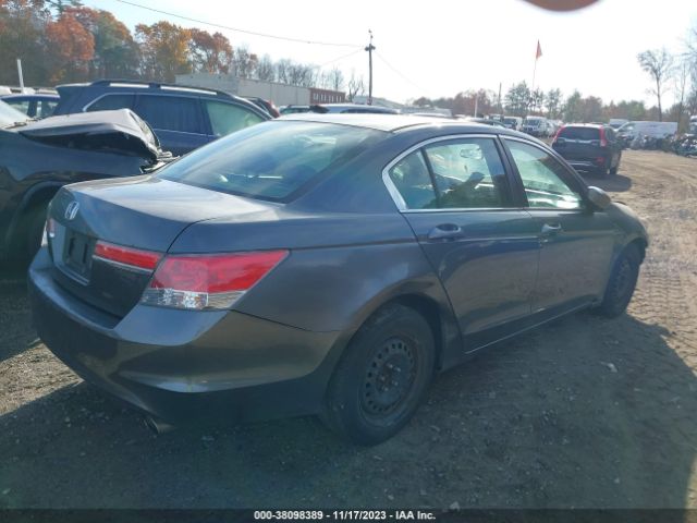 Photo 3 VIN: 1HGCP2F3XCA130227 - HONDA ACCORD 