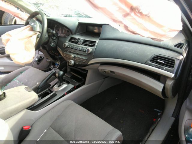 Photo 4 VIN: 1HGCP2F3XCA142622 - HONDA ACCORD SDN 