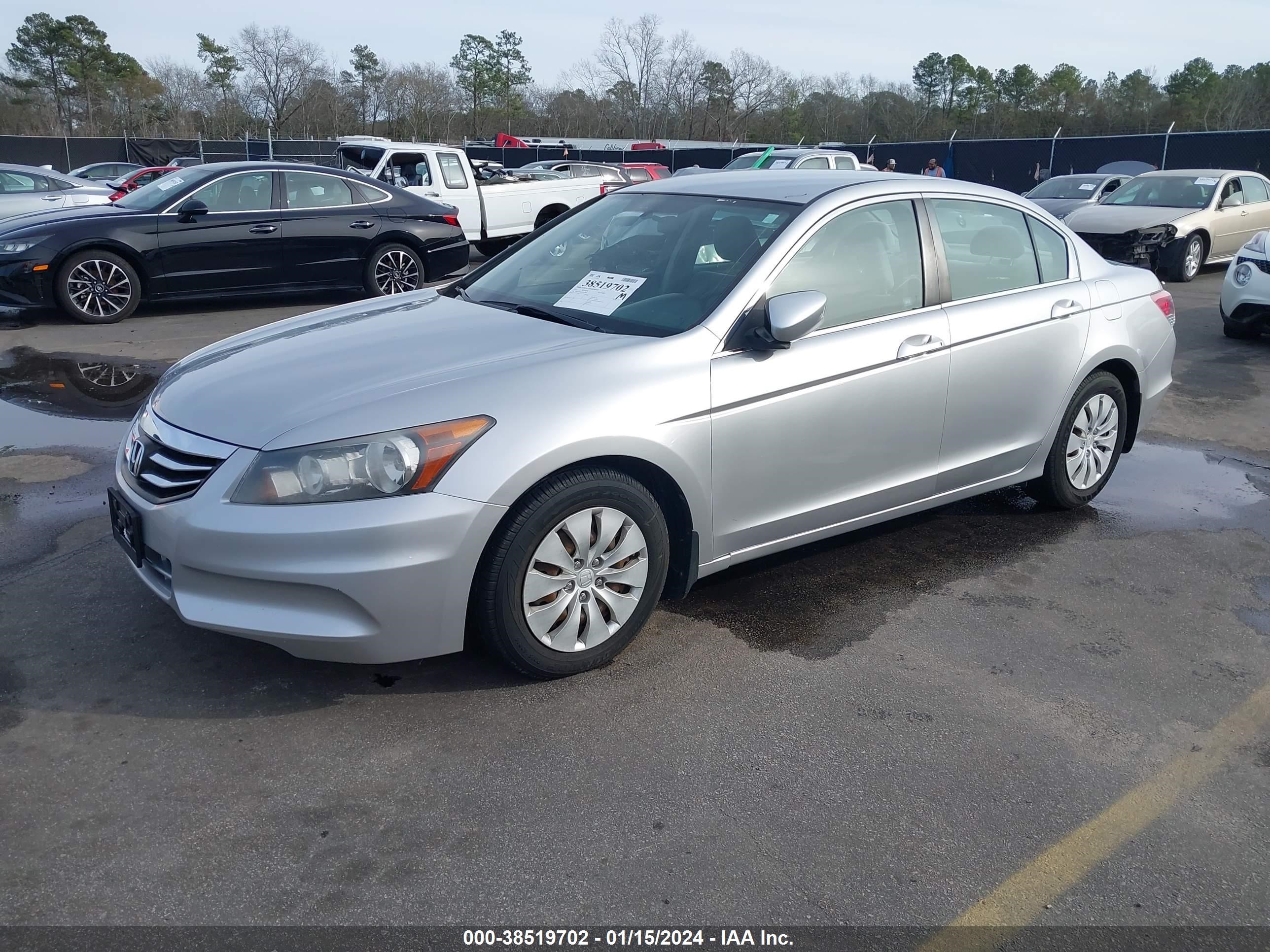 Photo 1 VIN: 1HGCP2F3XCA225998 - HONDA ACCORD 