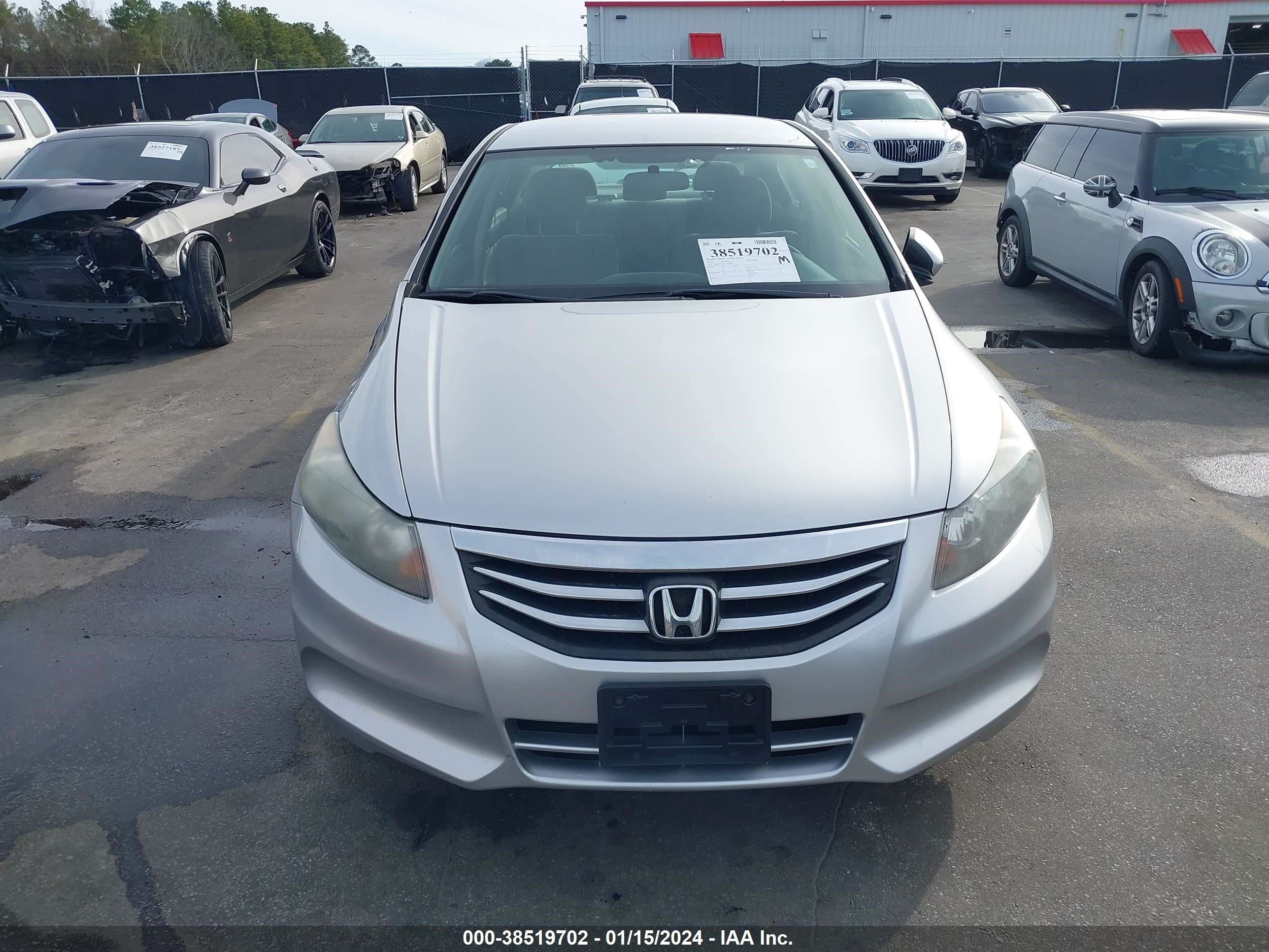 Photo 11 VIN: 1HGCP2F3XCA225998 - HONDA ACCORD 