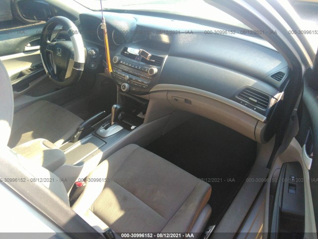 Photo 4 VIN: 1HGCP2F3XCA228951 - HONDA ACCORD SDN 