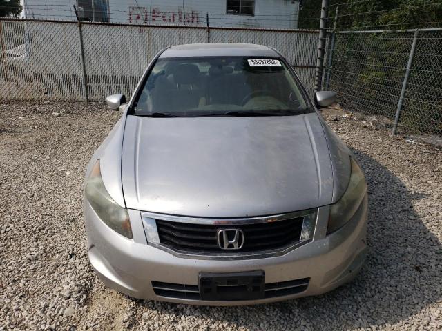 Photo 8 VIN: 1HGCP2F40AA004108 - HONDA ACCORD LXP 