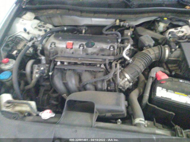 Photo 5 VIN: 1HGCP2F40AA058122 - HONDA ACCORD SDN 