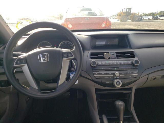 Photo 8 VIN: 1HGCP2F40AA126242 - HONDA ACCORD LXP 