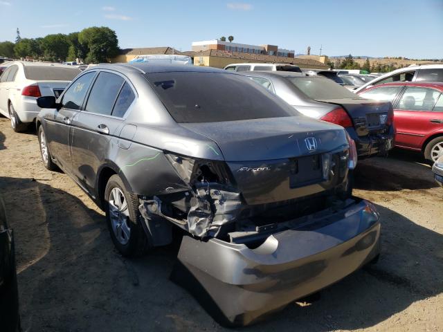 Photo 2 VIN: 1HGCP2F40AA137337 - HONDA ACCORD LXP 