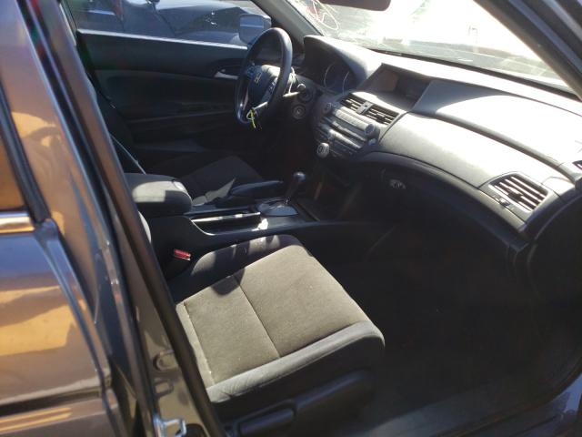 Photo 4 VIN: 1HGCP2F40AA137337 - HONDA ACCORD LXP 