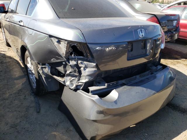 Photo 8 VIN: 1HGCP2F40AA137337 - HONDA ACCORD LXP 