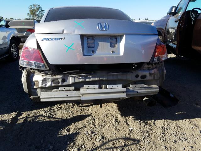 Photo 8 VIN: 1HGCP2F40AA165588 - HONDA ACCORD LXP 