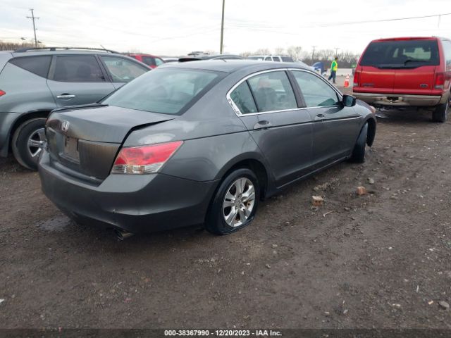 Photo 3 VIN: 1HGCP2F40AA167700 - HONDA ACCORD 