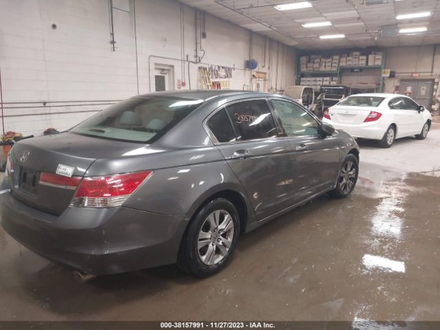 Photo 3 VIN: 1HGCP2F40BA030032 - HONDA ACCORD 