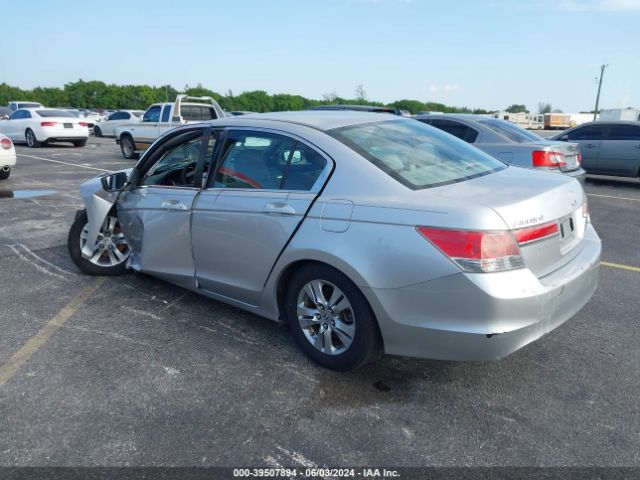 Photo 2 VIN: 1HGCP2F40BA058980 - HONDA ACCORD 