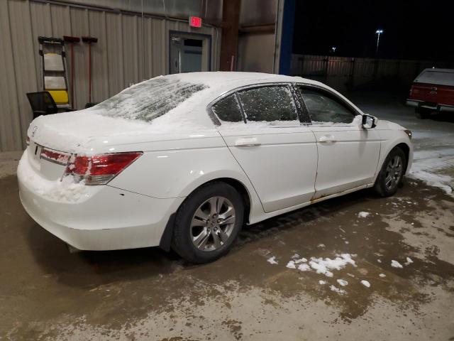 Photo 2 VIN: 1HGCP2F40BA072720 - HONDA ACCORD LXP 