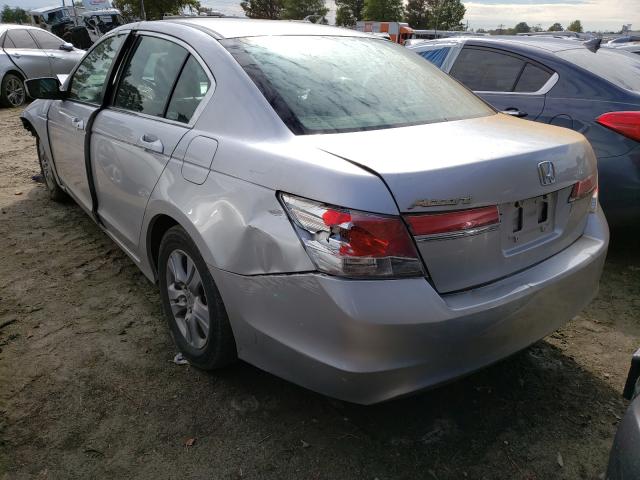 Photo 2 VIN: 1HGCP2F40BA082972 - HONDA ACCORD LXP 