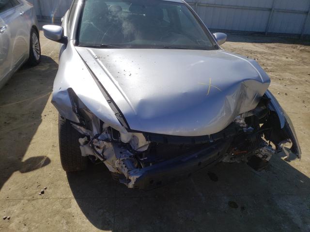 Photo 8 VIN: 1HGCP2F40BA082972 - HONDA ACCORD LXP 