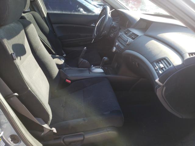 Photo 4 VIN: 1HGCP2F40BA109409 - HONDA ACCORD LXP 