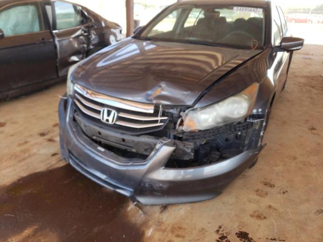 Photo 8 VIN: 1HGCP2F40BA141759 - HONDA ACCORD LXP 