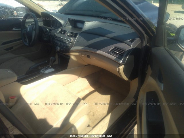 Photo 4 VIN: 1HGCP2F40CA011286 - HONDA ACCORD SDN 