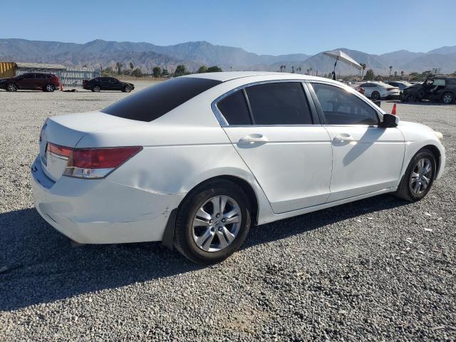 Photo 2 VIN: 1HGCP2F40CA088109 - HONDA ACCORD LXP 