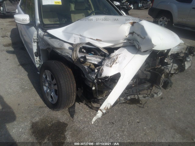 Photo 5 VIN: 1HGCP2F41AA030040 - HONDA ACCORD SDN 