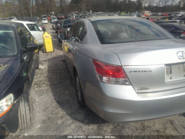 Photo 2 VIN: 1HGCP2F41AA042401 - HONDA ACCORD SDN 