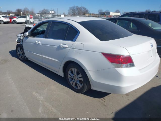 Photo 2 VIN: 1HGCP2F41AA043810 - HONDA ACCORD 