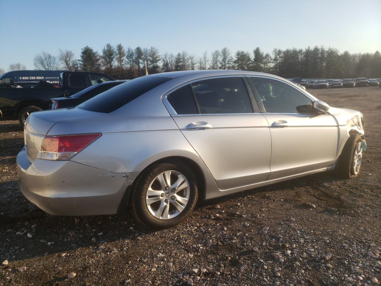 Photo 2 VIN: 1HGCP2F41AA052166 - HONDA ACCORD 